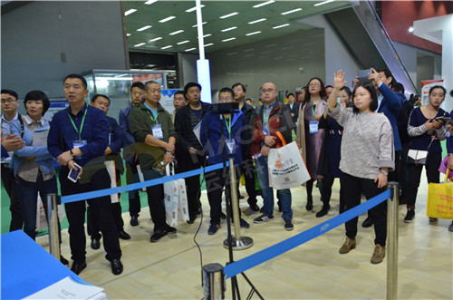 1522200013419920.jpg 1522200013419920.jpg