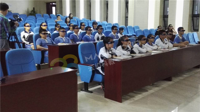 1523443618841959.jpg 廣東省深圳鹽田實驗學校1_副本.jpg