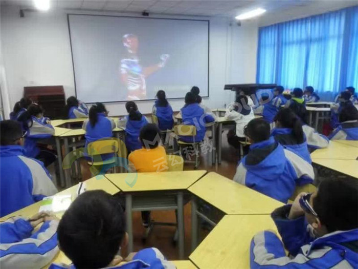 1523513321592829.jpg 四川省都江堰市都江堰外國語實驗學校1_副本.jpg